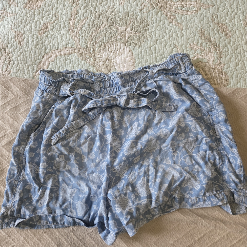 Knox Rose Light Blue Floral Tie-Waist High Waist Shorts